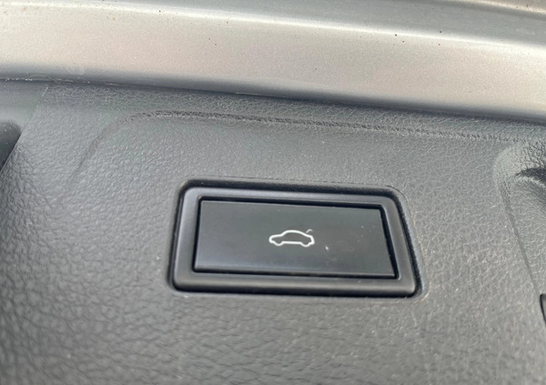 Volkswagen Passat cena 92000 przebieg: 164891, rok produkcji 2019 z Chęciny małe 781